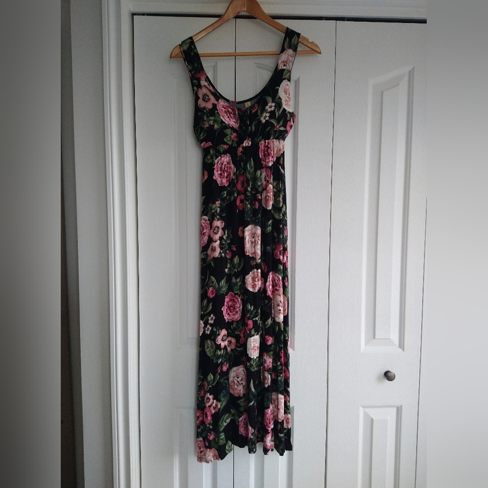 Floral Sleeveless Maxi Dress